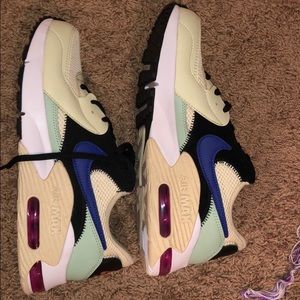 BRAND NEW AIR MAX
